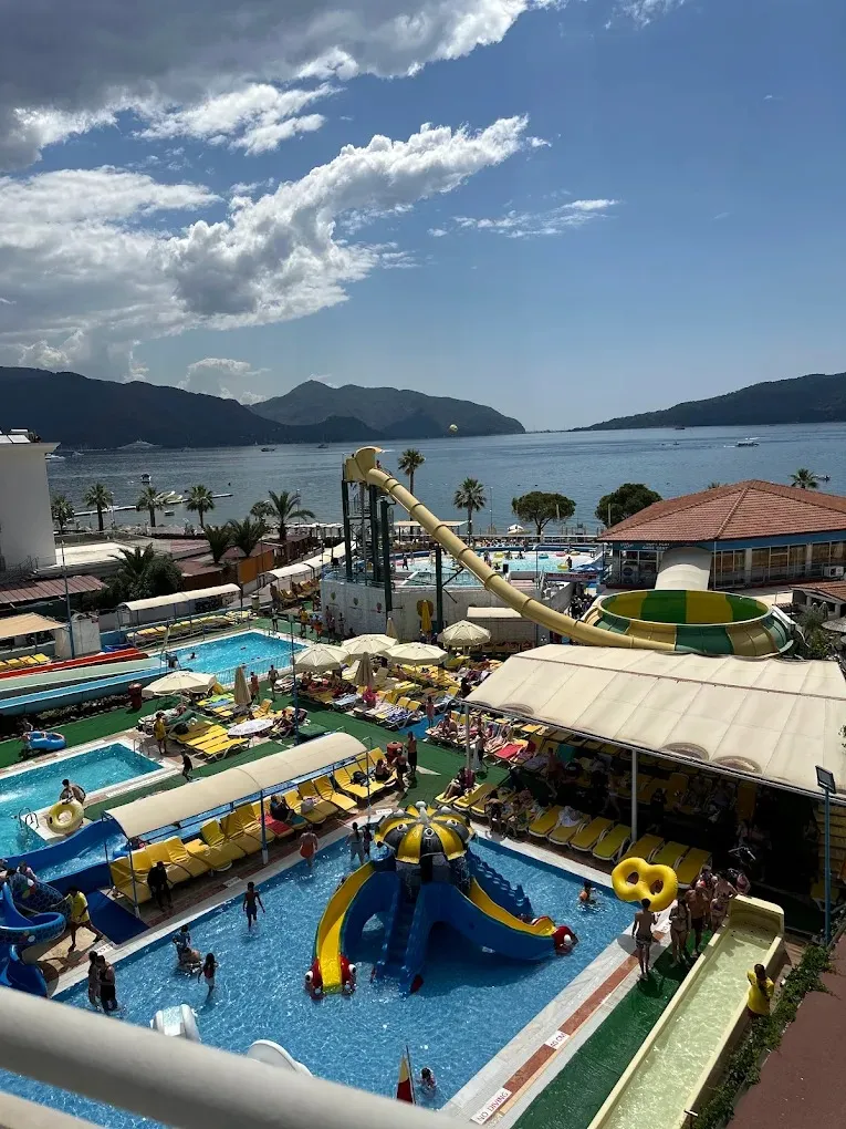Atlantis Waterpark — 2/4