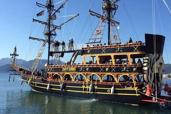Davy Jones Pirate Boat — 2/3