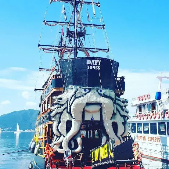 Davy Jones Pirate Boat — 3/3