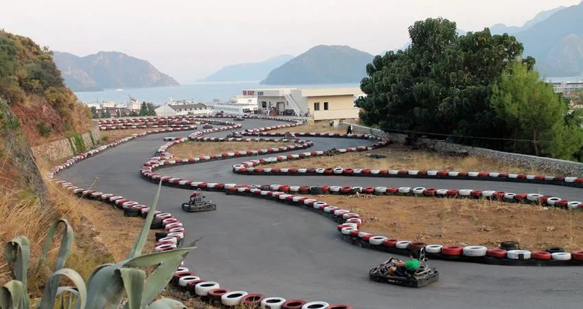 Go-Karting — 2/4