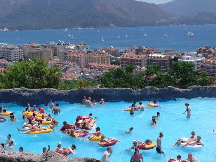 Aqua Dream Waterpark — 2/4